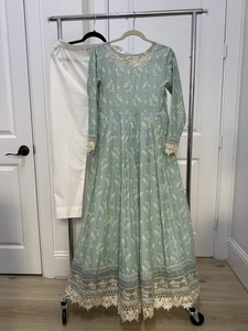 Two Piece Printed Lawn Pishwas Suit Iznik XS