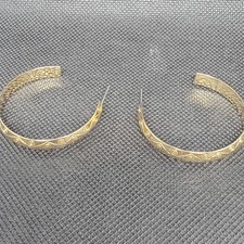 Vintage Gold Tone Open Hoop Pierced Earrings Textured Swirl Pattern Boho Retro