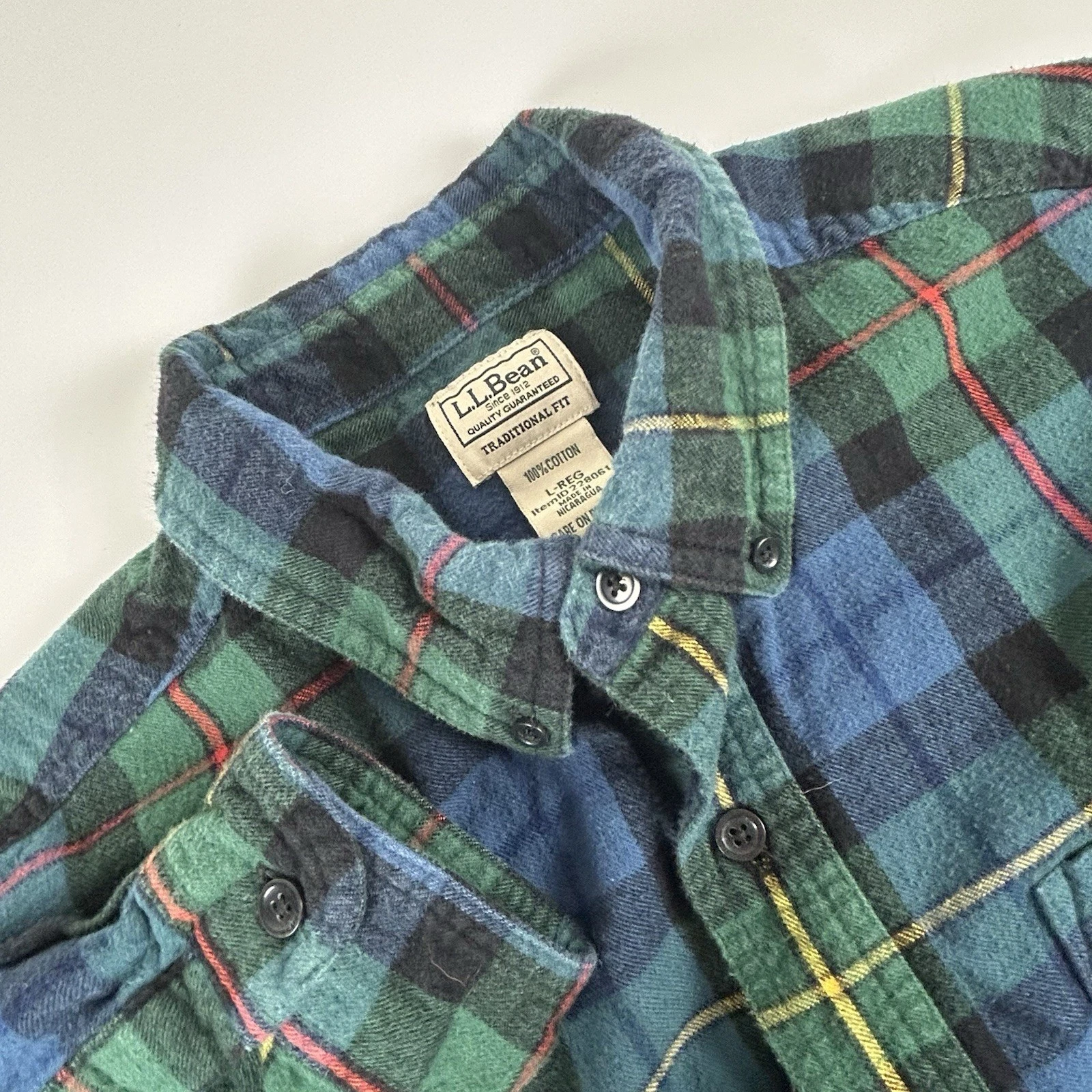 LL Bean Mens SZ L REG Green Plaid Long Sleeve Button Down Flannel Shirt Casual