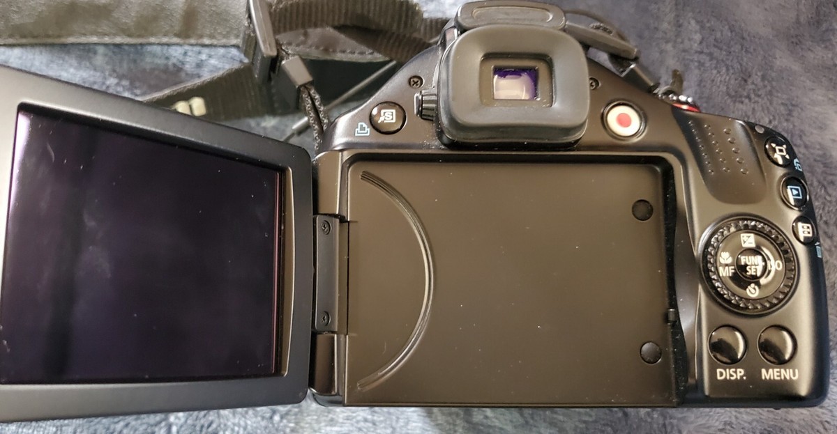 Canon PowerShot SX30 IS 14.1MP Digital Camera (PC 1560), Case And