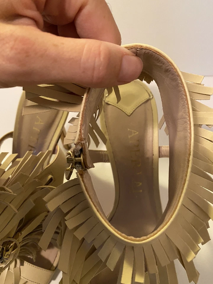 Zapatos de tacón de aguja con flecos Aparlei Elise talla 39 RP $795 correa para el tobillo desnudo Italia Foto 4 de 4