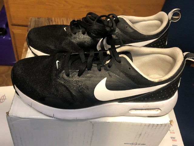 nike air black and white