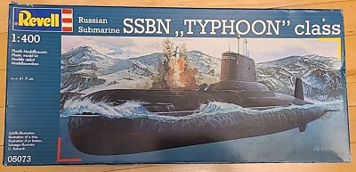 Revell   1/400 Russian Navy SSBN Typhoon Class Submarine  05073