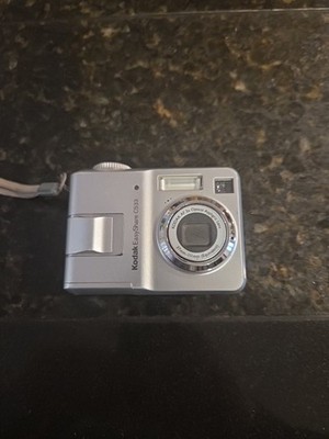 Kodak EasyShare C533 5.0MP Digital Camera - Silver FOR PARTS OR REPAIR