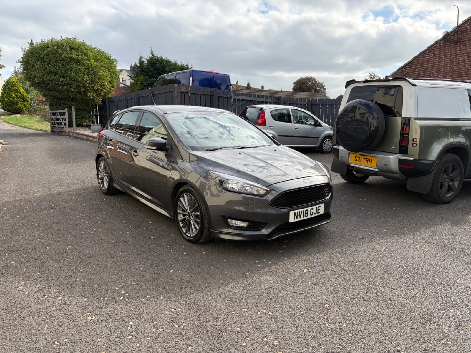 18 FORD FOCUS 1.5 TDCI ST LINE NAV HATCH FSH 1 OWNER GREY