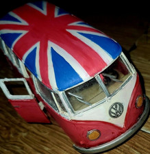Volkswagen VW Bus Classic Bus 1:32 Diecast Red Union Jack Roof Opening Doors