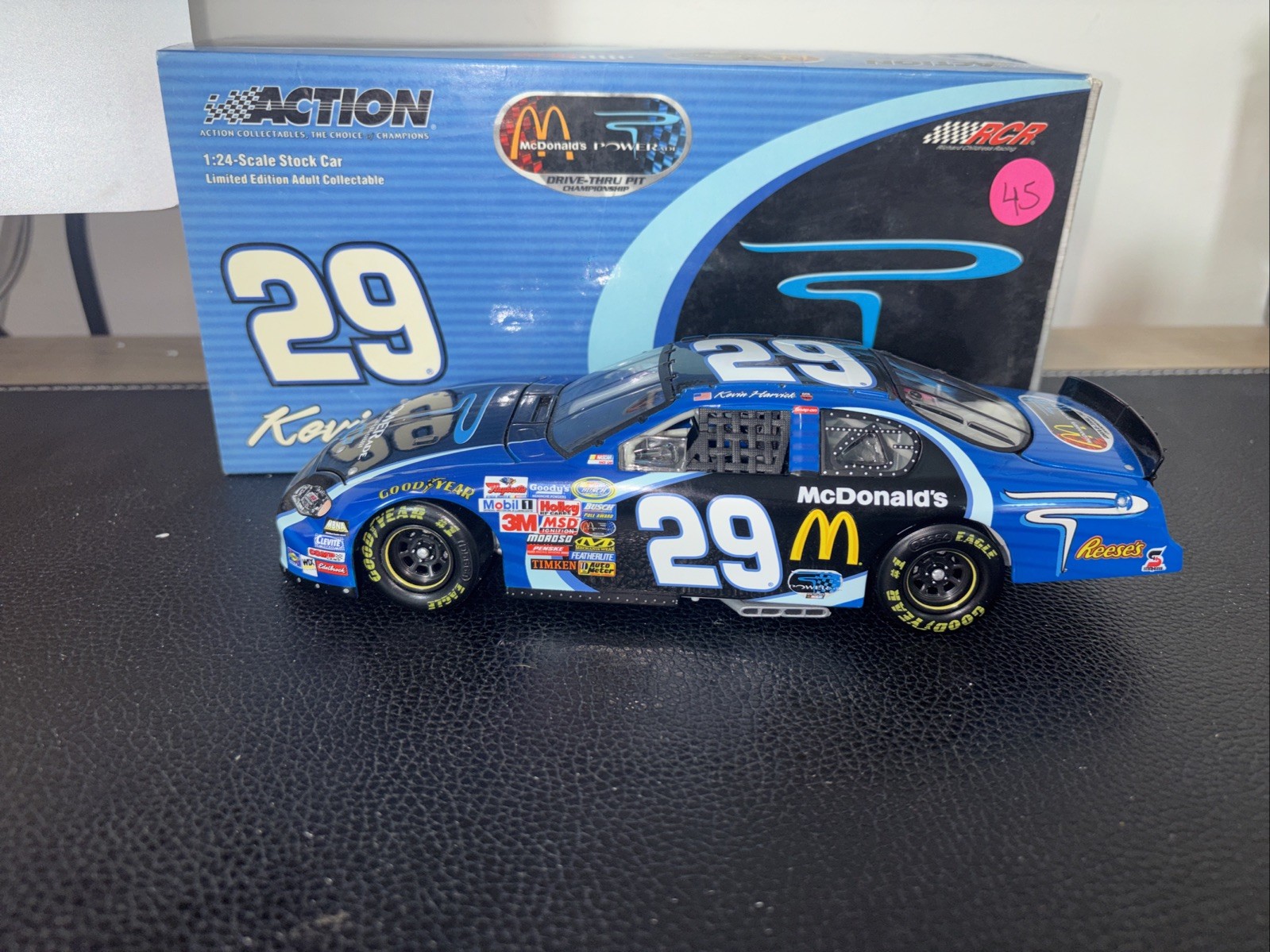 Action 1:24 Kevin Harvick Chevrolet Monte Carlo NASCAR #29 Powerade 2004 - MINT