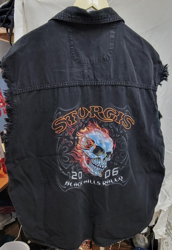Sturgis 2006 Black Buttoned Muscle Shirt Frayed Sleeve 2XL Skull