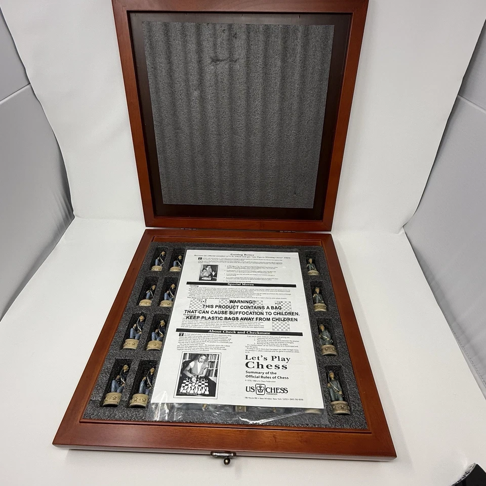 De Colección Excalibur Guerra Civil Edición Conmemorativa Deluxe con Piezas de Ajedrez Pintadas a Mano Foto 2 de 4