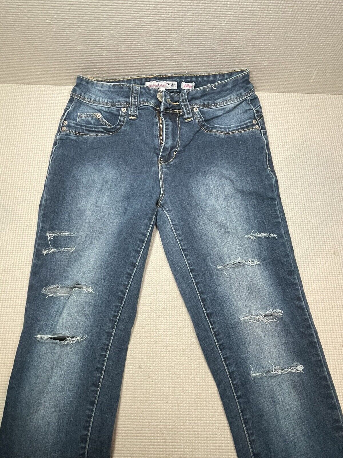 YMI WannaBettaButt Mid Rise Tapered Legs Jeans Wo… - image 3