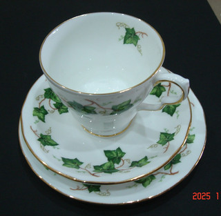 Lovely Vintage Colclough Ivy Leaf Tea / Coffee Cup Saucer & Plate Trio Set