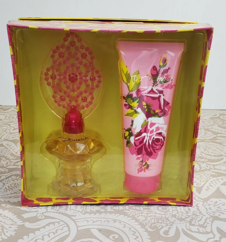 BETSEY JOHNSON Perfume Lotion Boxed Gift Set 3.4 oz New Fragrance Christmas