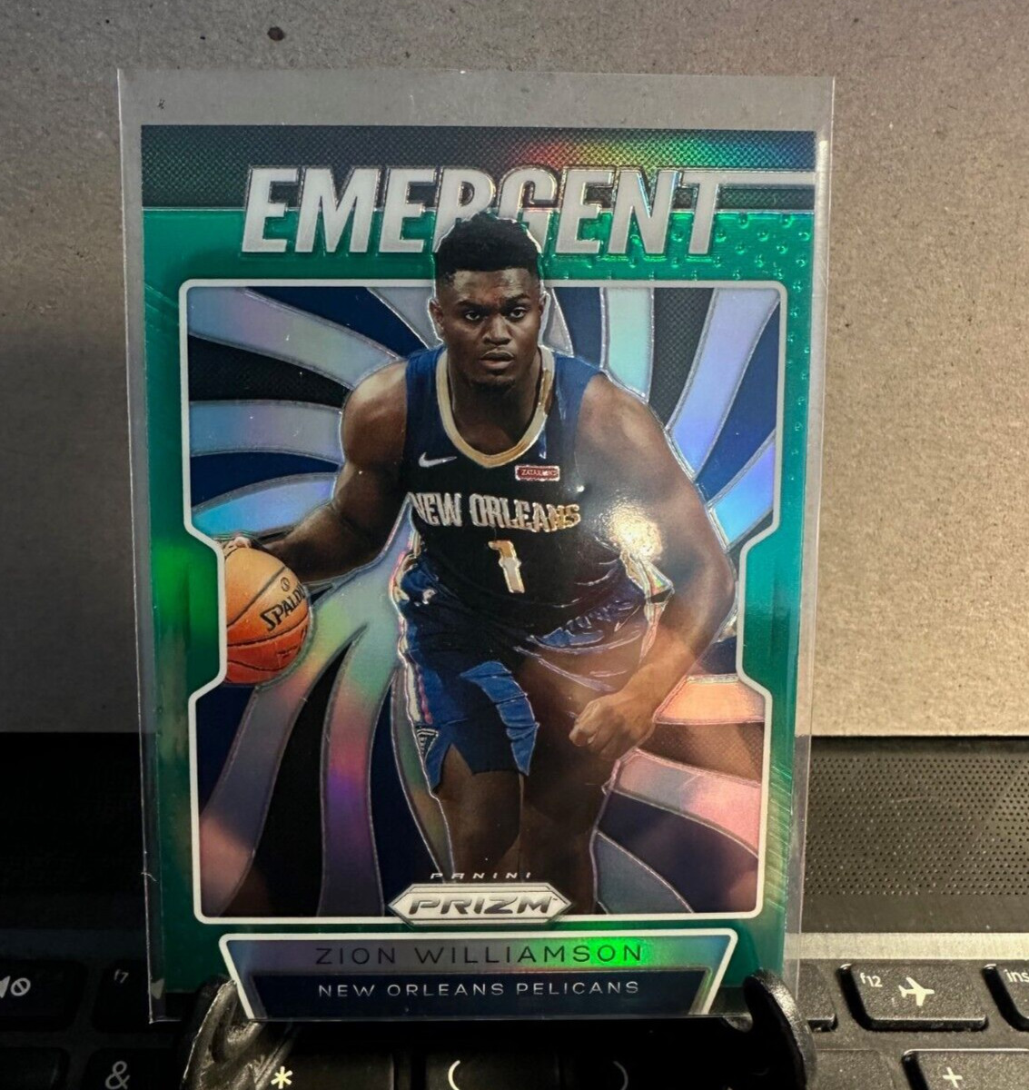 2019-20 Panini Prizm Zion Williamson (RC) Emergent #7 Green