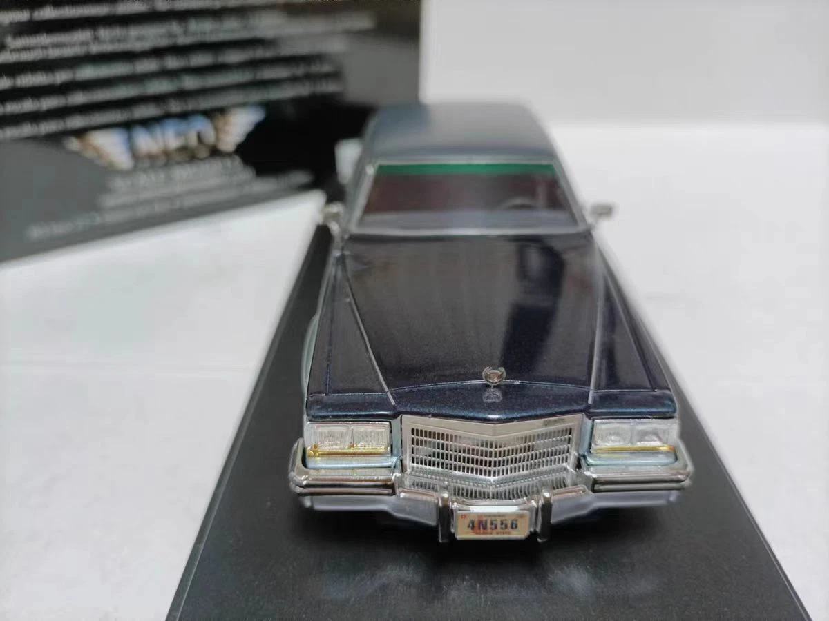 Neo 1/43 Cadillac Fleetwood Brougham 1982 2-tone Blue