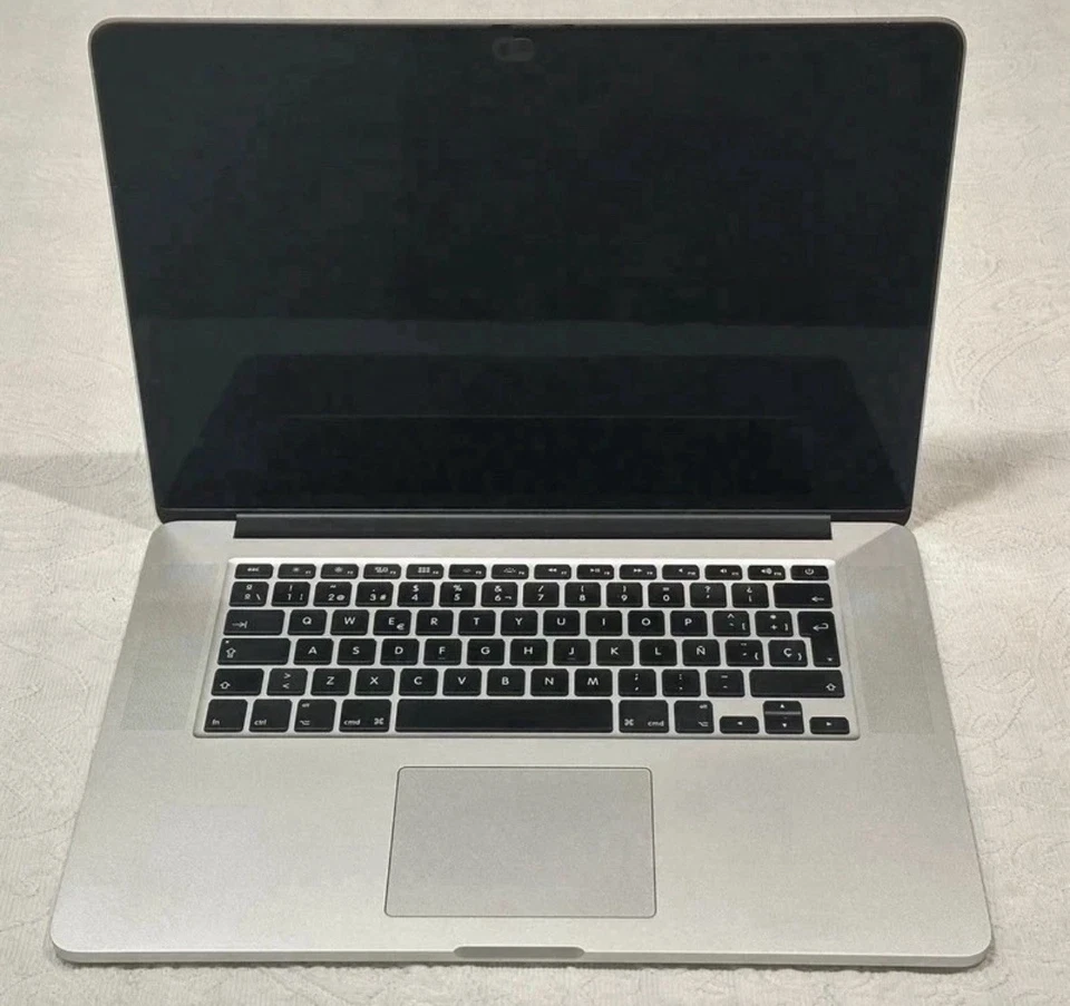 Apple MacBook Pro 15" 2015 · i7 · 16GB · 256GB, foto 1 de 5