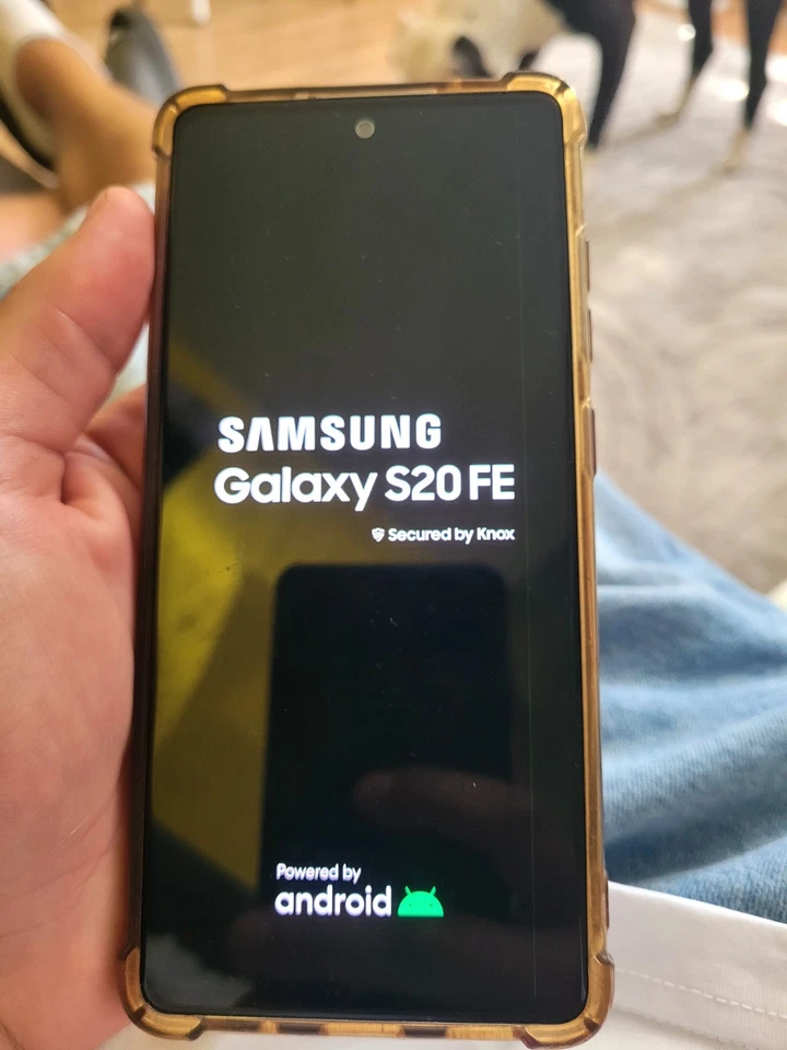 Samsung Galaxy S20 FE 128GB + 256 GB memory card Unlocked, photo 1 of 5