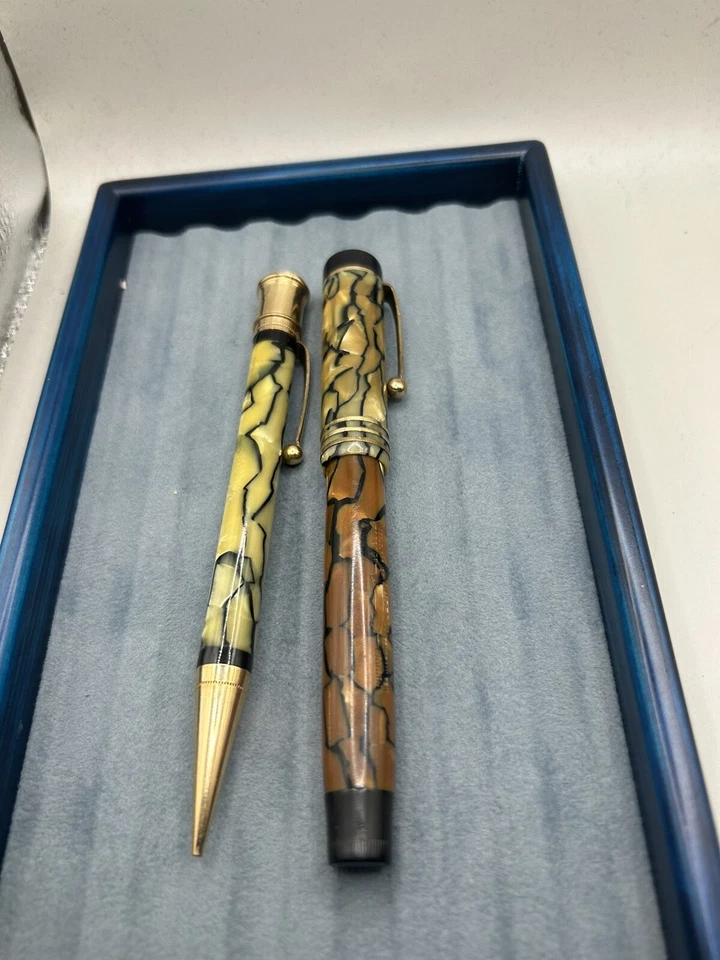 Vintage Parker Duofold Senior  Pearl Black Fountain Pen Canada  Broad Flex Nib - Image 4 of 4