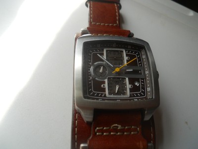 chronograph brown leather band,Battery 