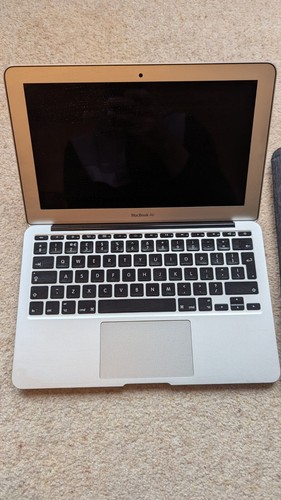 Apple Macbook Air A1465, No Hard Drive, Core i5 1.7 Ghz, 11", Mid 2012, 4GB Ram