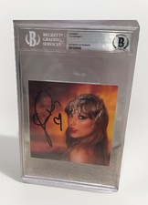 TAYLOR SWIFT signed (Showgirl) CD 5x5 BECKETT Encapsulated BAS 00019288569