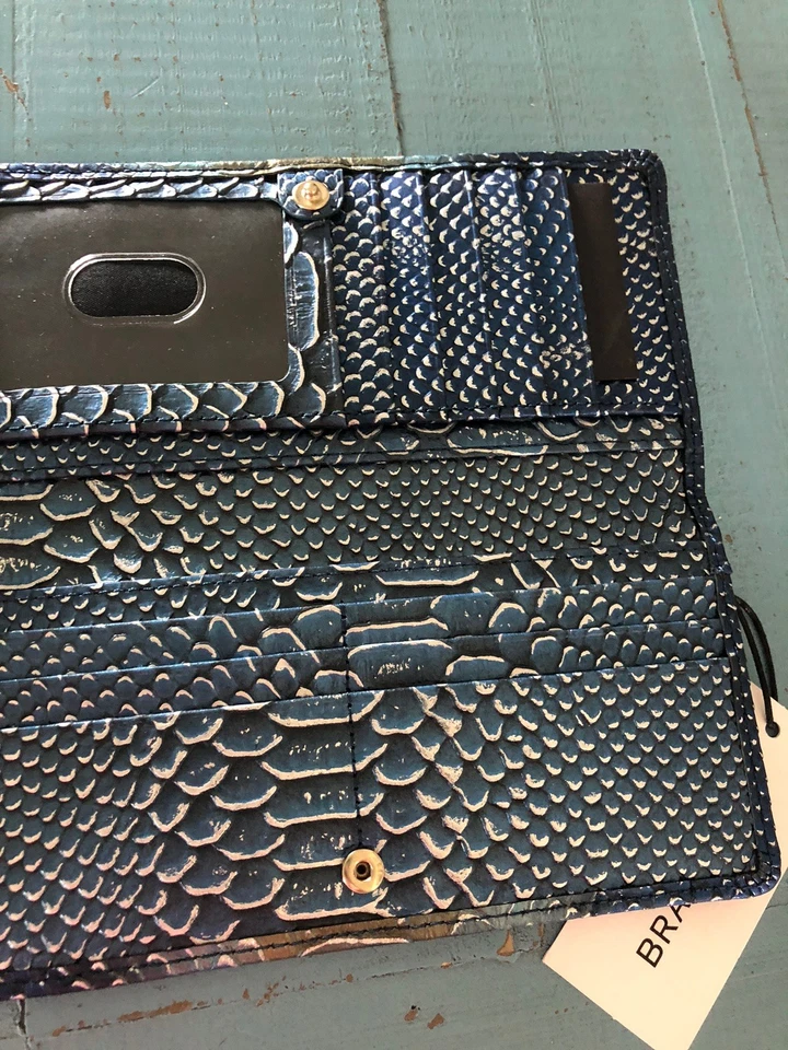 Cartera Brahmin Ady Slim Serenity Meridian NUEVA CON ETIQUETAS 💙🩶💙 Dreamy Blues & Gray Foto 3 de 3