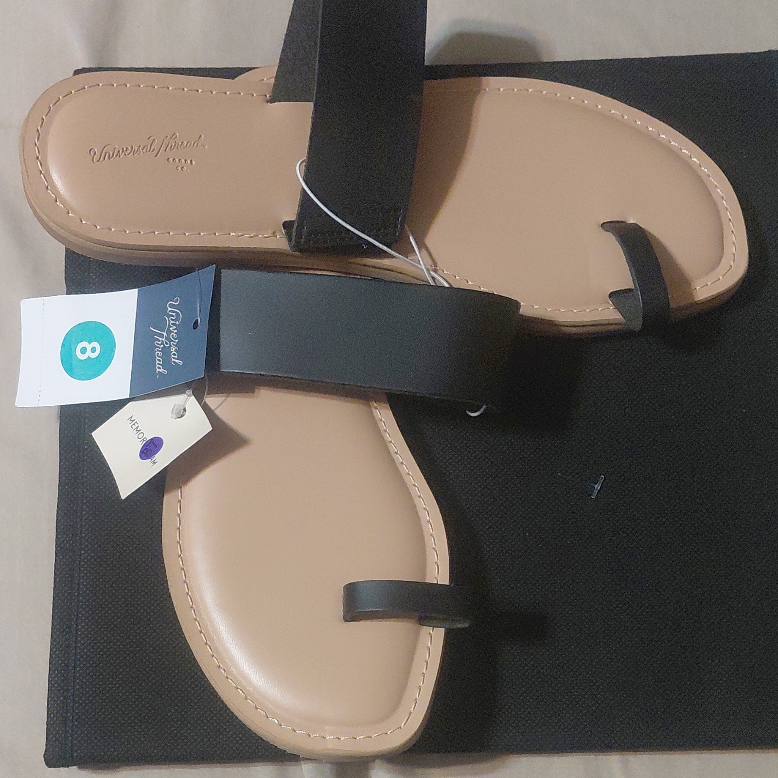 Universal Thread Women's Slip-On Flat Sandals Toe Loop Memory Foam 8 Black/Beige