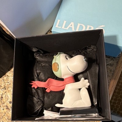 LLADRO HANDMADE PORCELAIN Snoopy Flying Ace Figurine (Certificate Inside)￼