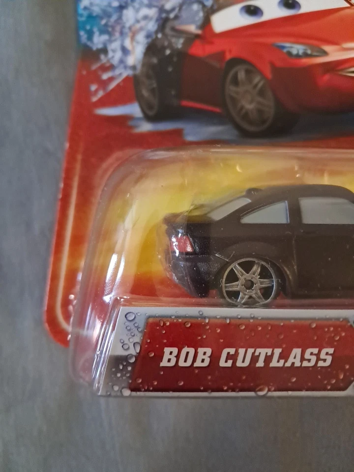 Disney Pixar Coches Cambiadores de Color BOB CUTLASS Coche 2 Trabajos de Pintura en 1 Nuevo Muy Raro Foto 2 de 4