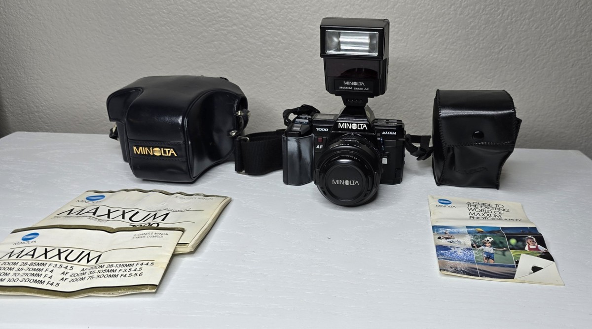 KONICA MINOLTA α-7 Minolta Dynax 7 Review (aka Minolta a-7 & Maxxum 7) - As good as