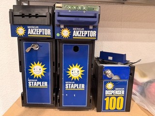 MERKUR Stapler Akzeptor Dispenser 100 – Konvolut Zustand und Funktion unbekannt