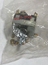 MCGILL 0140-3023 TOGGLE SWITCH 17 AMP 125-277VAC 1/2/3 PHASE 3 POS NIB