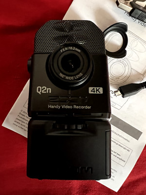 Zoom Q2n-4K Handy Video Recorder with XY Microphone and BCQ-2n battery pack