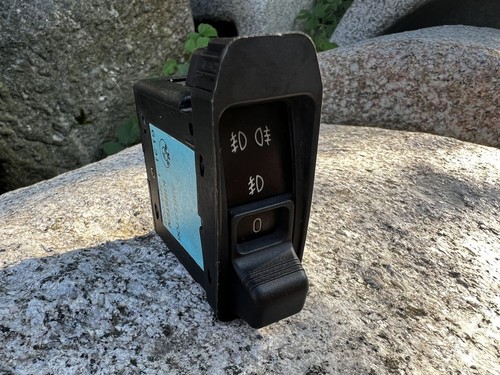 Schalter Nebelscheinwerfer / Nebelschlussleuchte für BMW E32  Bel. ok  1384007