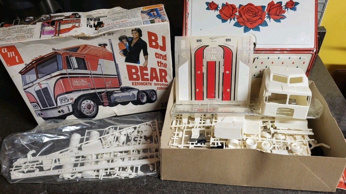 1980 AMT Matchbox BJ & The Bear Kenworth Cabover Kit # 5021 Open