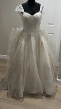 Vera Wang White VW351172 Wedding dress size US 4