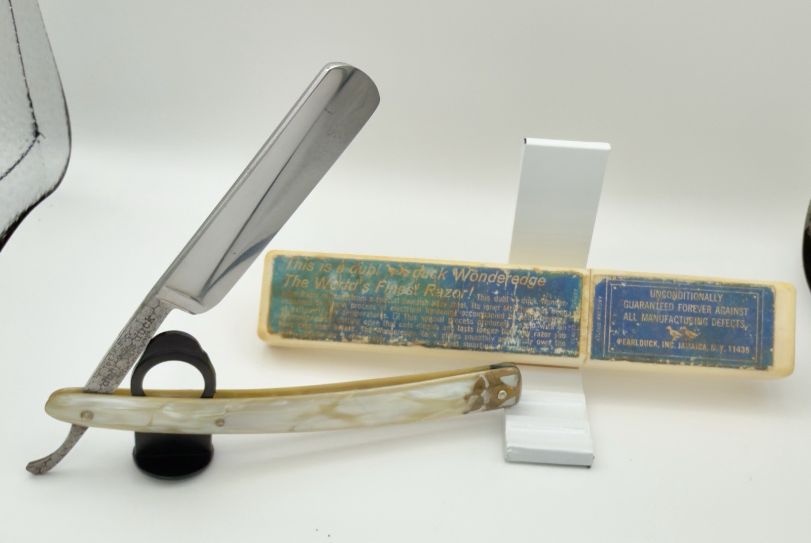 Vintage Dubl Duck Pearlduck 9/16 Round Point Wonderedge Straight Razor