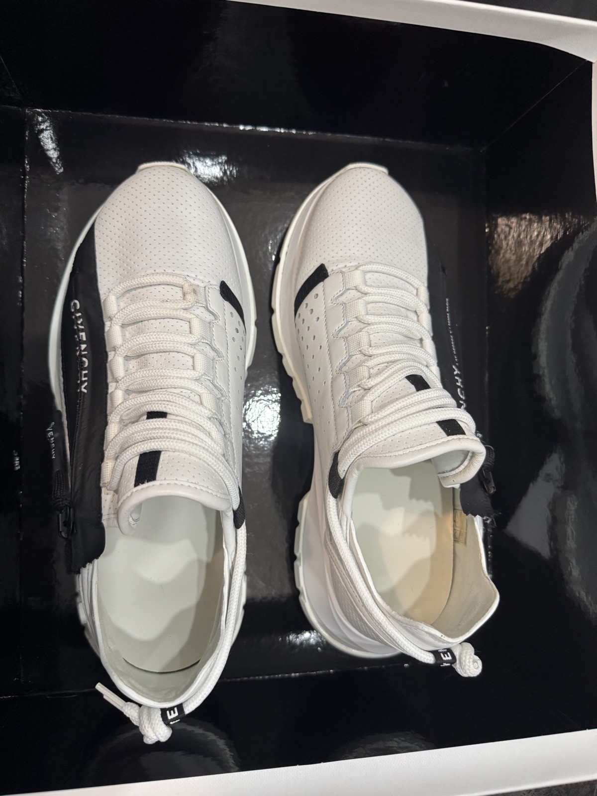 Givenchy Spectre Logo Zip Runner Trainers  white … - image 7