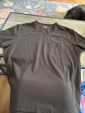 Beyond Scrubs Women  s Top Size Large Black Pocket EUC