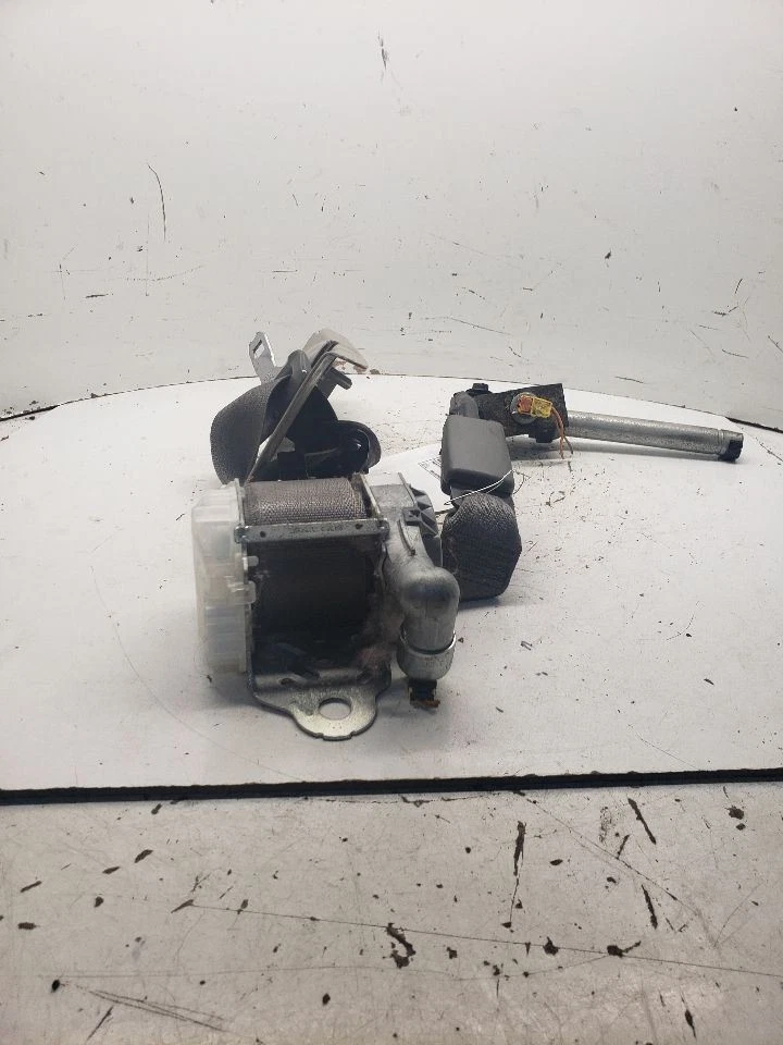 Seat Belt Front Bucket Driver Retractor Fits 09 ACADIA 1359305 - Image 2 of 4