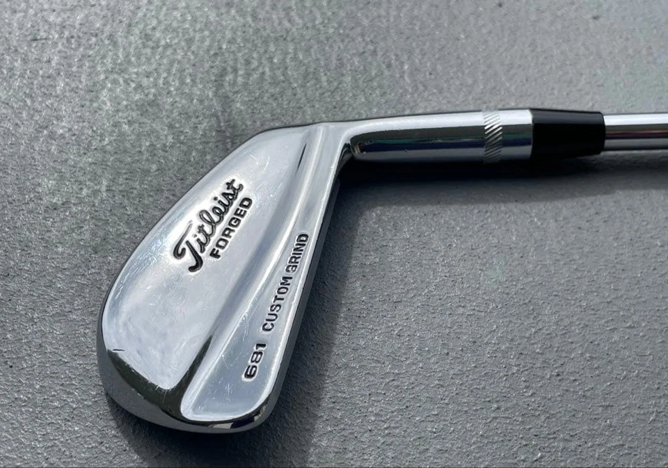 Titleist 681 Forged 2Iron DG S300 Shaft Golf Club - Image 2 of 4