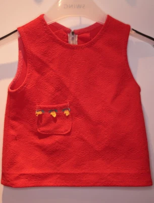rotes Kinder Kleid m. Tasche Blumenstickerei 128 / 134 *** Dachbodenfund 70er - Bild 1 von 4