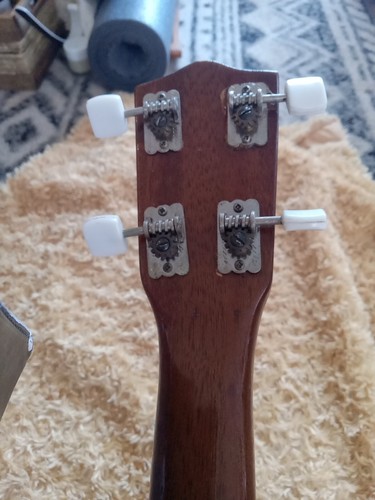 Vintage 1950's Weiss BU 150 Baritone Ukulele Mahogany Hard Case no strings NICE - Picture 10 of 21