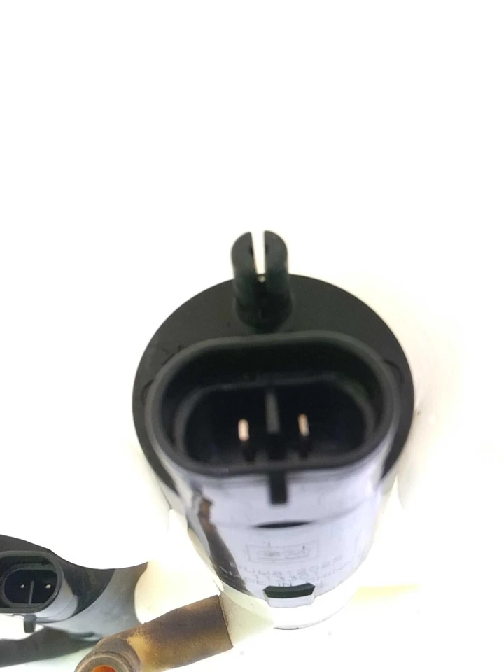 2012 Chevrolet Suburban 1500 Washer Fluid Reservoir OEM Tan 5.30L 203k Miles Foto 3 de 4