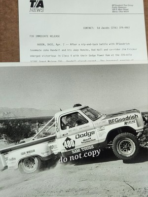 Vtg 1985 Rod Hall Jim Fricker Score Mojave 250 Race Press Photo Dodge Power Ram
