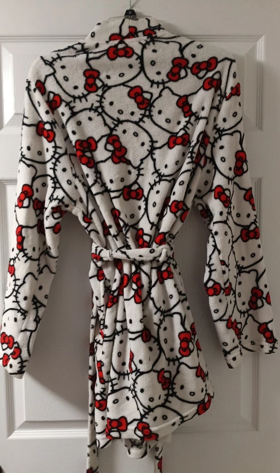 Bata Hello Kitty infantil talla XL  Foto 2 de 4
