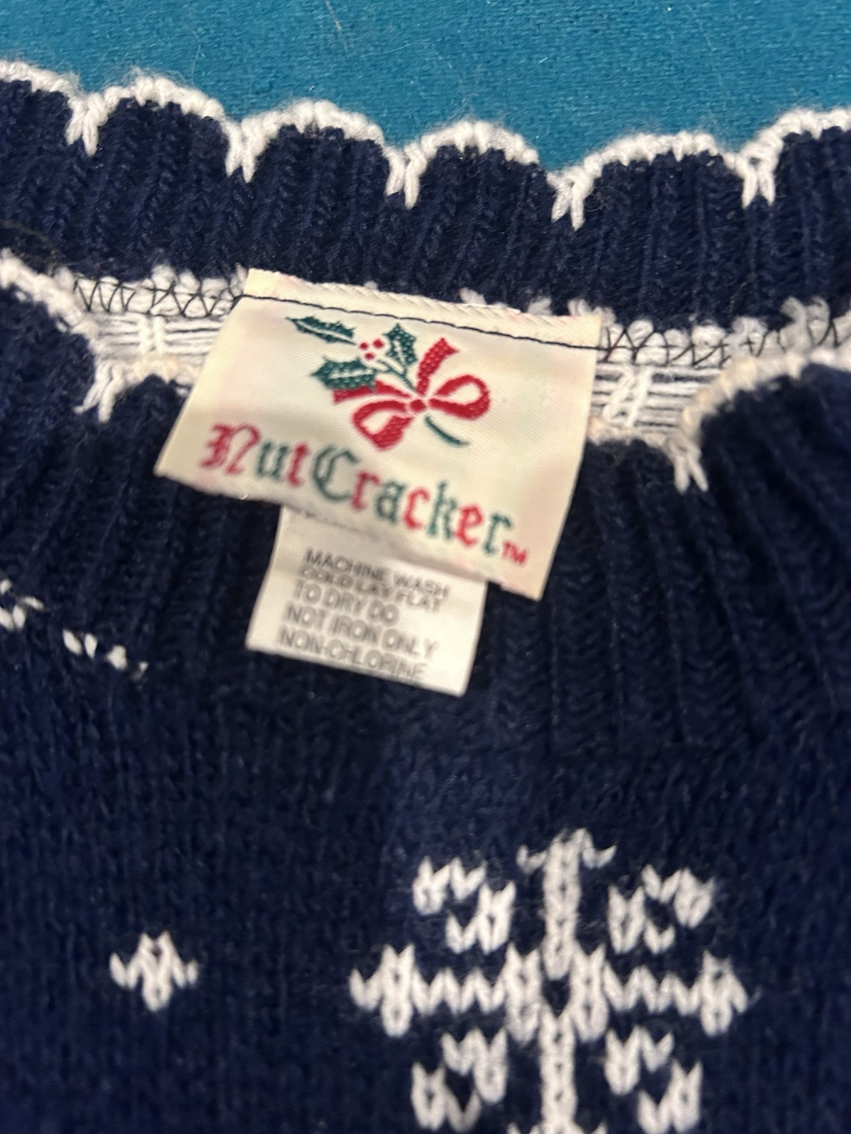 vintage nutcracker sweater. medium - image 2