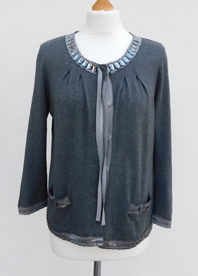 PHASE EIGHT grauer Feinstrick (mit Angora) Cardigan mit Satinband & Schmucksteinen 10/12