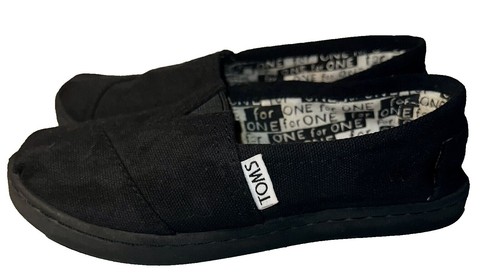 Kizik Prague Hands Free Slip On Shoes in Triple Blackout size M 11 / W 12.5 Kizik | Shoes | Kizik Prague Hands Free Slip On Shoes In  main image 2