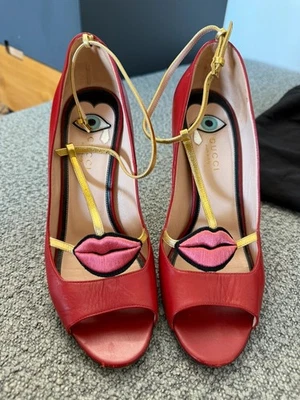 Gucci - Escarpins 👠 en cuir rouge brodé bouche - Rouge - 39.5 - Photo 1/4