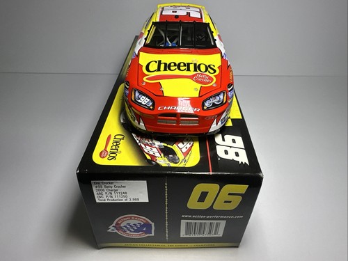 2006 Erin Crocker #98 Cheerios Betty Crocker Dodge NASCAR pressofuso 1:24 - Foto 11 di 11
